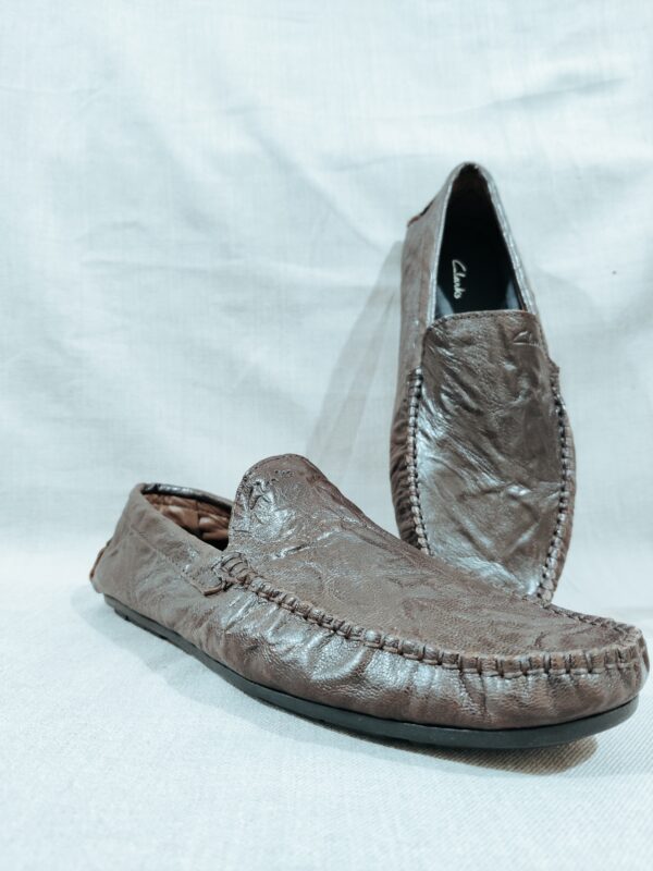 Crunchy Sleek Design Leather Casual Loafers